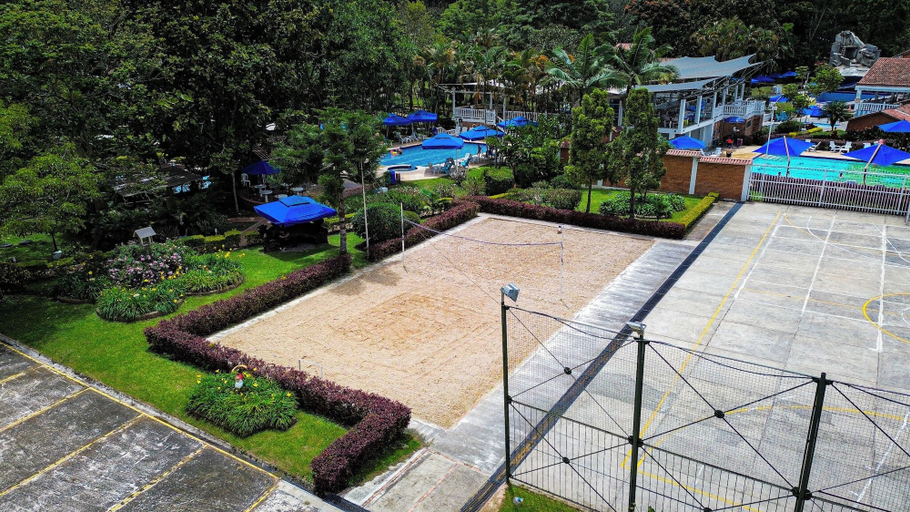 Sport court 5, Termales santa monica, Choachí