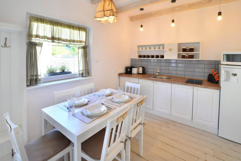 Private kitchen 3, Large Holiday Homes With Fireplace and Garden, Sławno