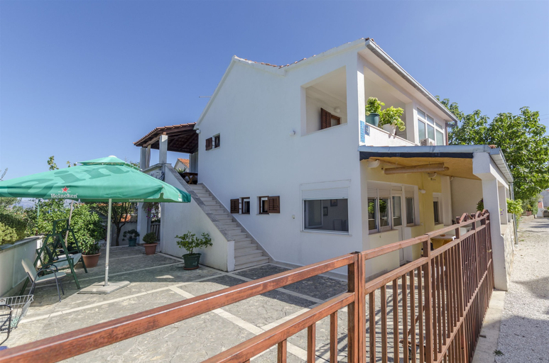 Others 3, Apartments Denis, Supetar