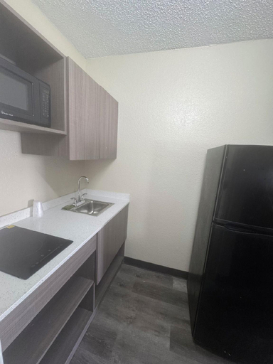 Others 5, Studios & Suites 4 Less Virginia Beach, Virginia Beach