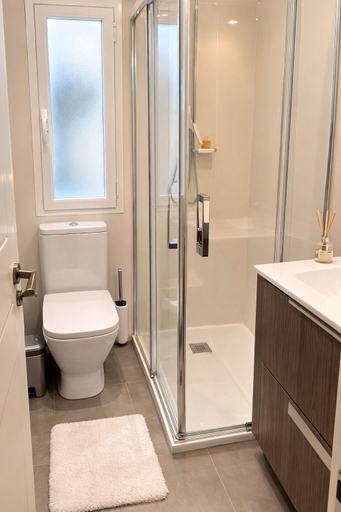 Shared bathroom 2, Collection Chamartin, Madrid
