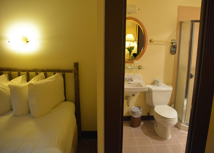 Bathroom 3, National Park Inn, Pierce