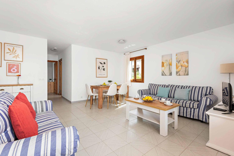Others 4, Villa Llevant Sol, Baleares