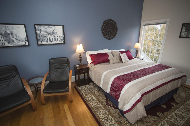 Bedroom 2, Loudoun Valley Manor B&B, Loudoun