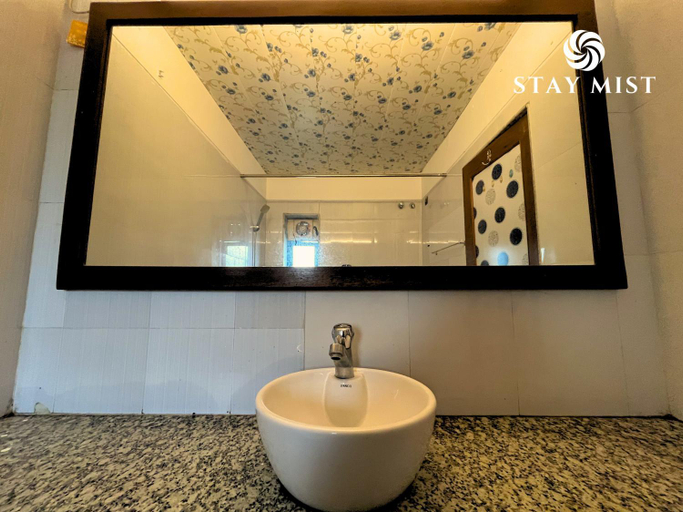 Bathroom, StayMist - 9 BHK Casa Ibiza Villa, Raigarh