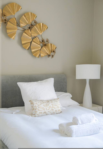 Room 4, Incredible Hyde Park Apartment PS5, London