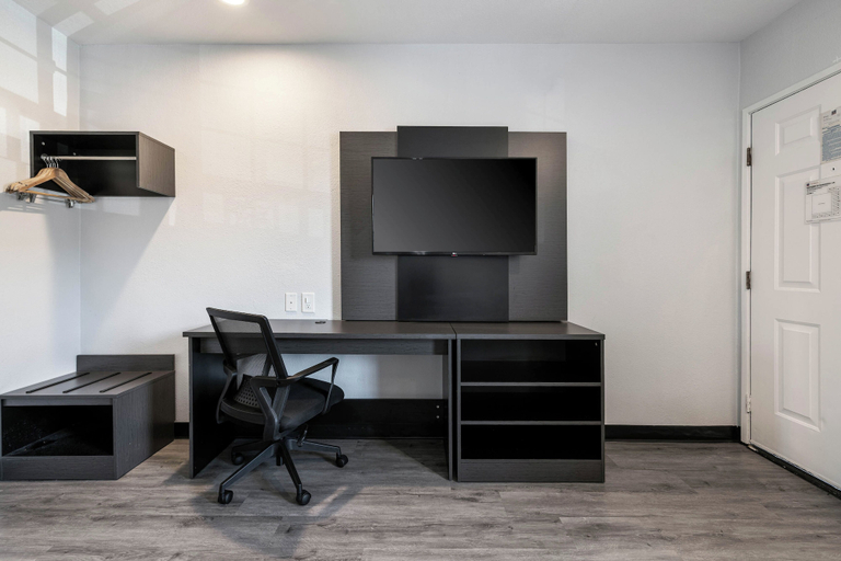 Others 4, Studio 6 Rosemead, CA – Pasadena, Los Angeles