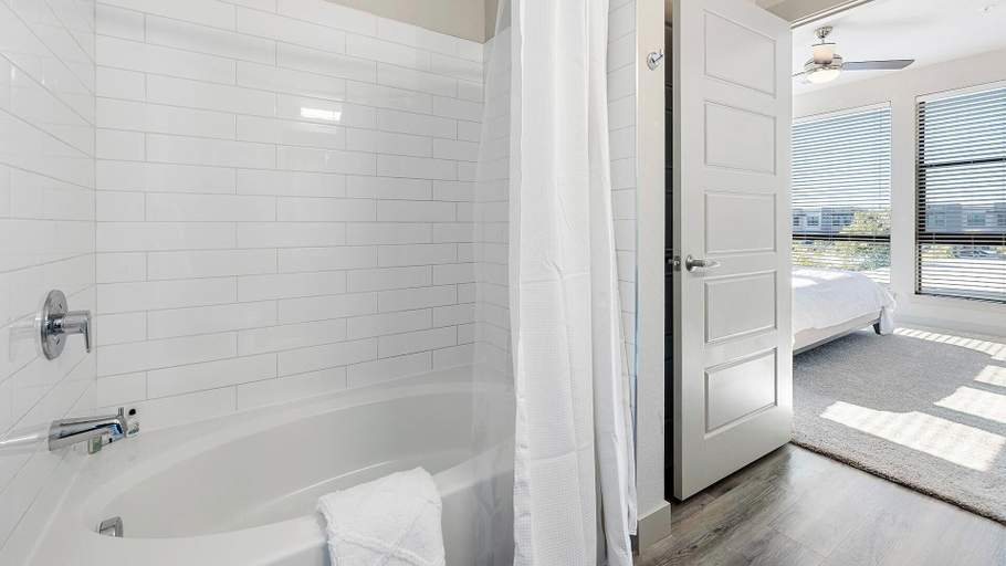 Bathroom 5, Landing Furnished Apartments - Baymeadows, Duval