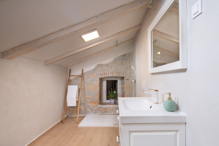 Bathroom 2, Casa di Nika Stone Villa With Pool & Jacuzzi, Vinodolska