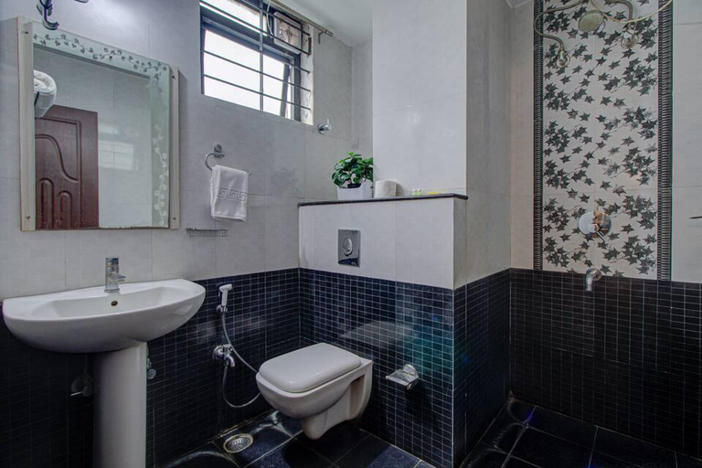 Bathroom, Hotel Royal Classio, Bangalore, Bangalore