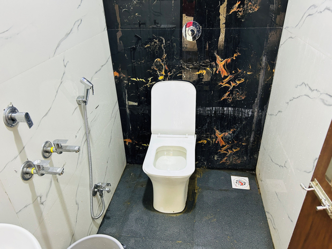 Bathroom 5, Hotel Shree, Ujjain
