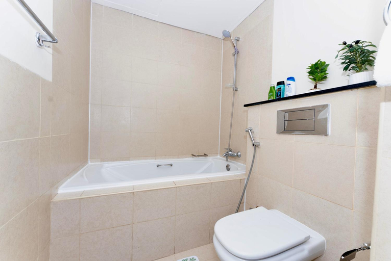 Bathroom 3, Royal 2BR Apt With Balcony Near Burj Khalifa, Dubai