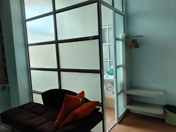Room 2, Collection O Near Tanjung Batu Formerly 4orty Inn, Bintulu
