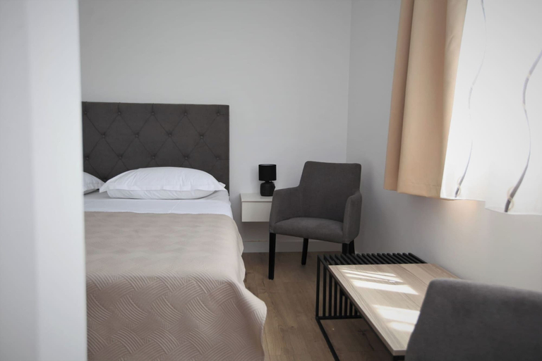 Room 2, Luxury Seaside Villa PIA Ground Floor, Okrug