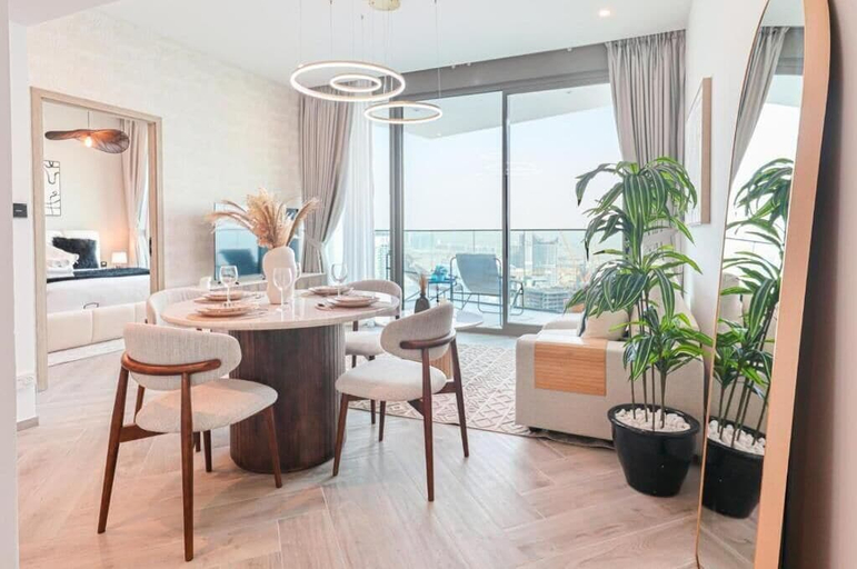 Dining 2, Luxury 1 BR with Stunning Water Views, Dubai
