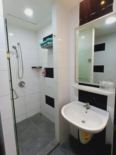 Bathroom 3, Suzuya Hotel Bagan Batu, Rokan Hilir