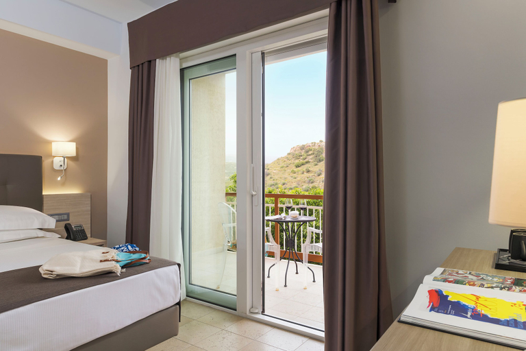 Bedroom 2, Netum Hotel, Syracuse