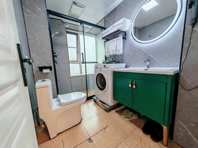 Bathroom 2, Yise Apartment - China central Television, Beijing