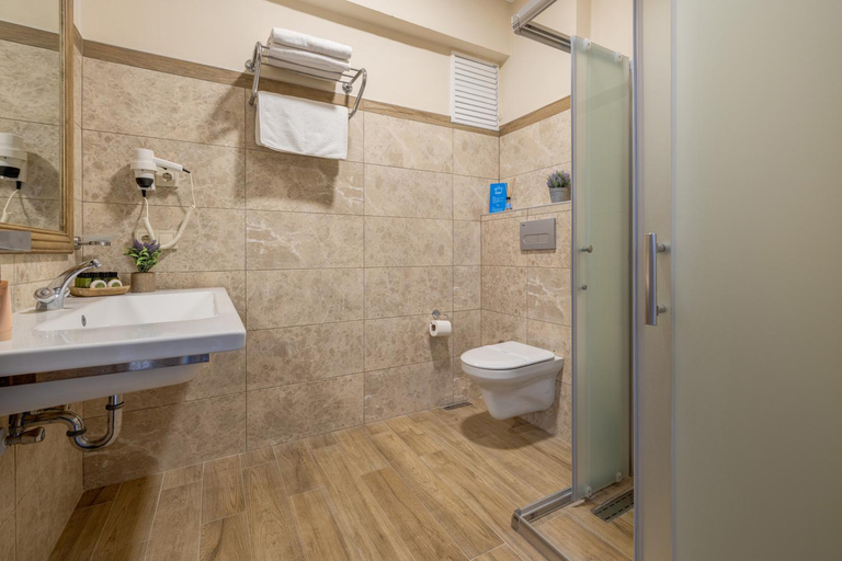 Bathroom 5, Cinarli Kasri Hotel, Gökçeada