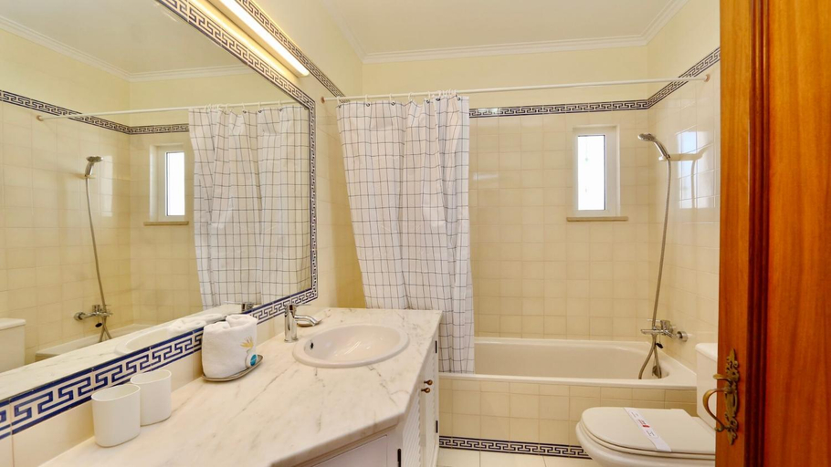 Bathroom 4, Villa Estrelicia 106 - Clever Details with "heated" pool, Loulé