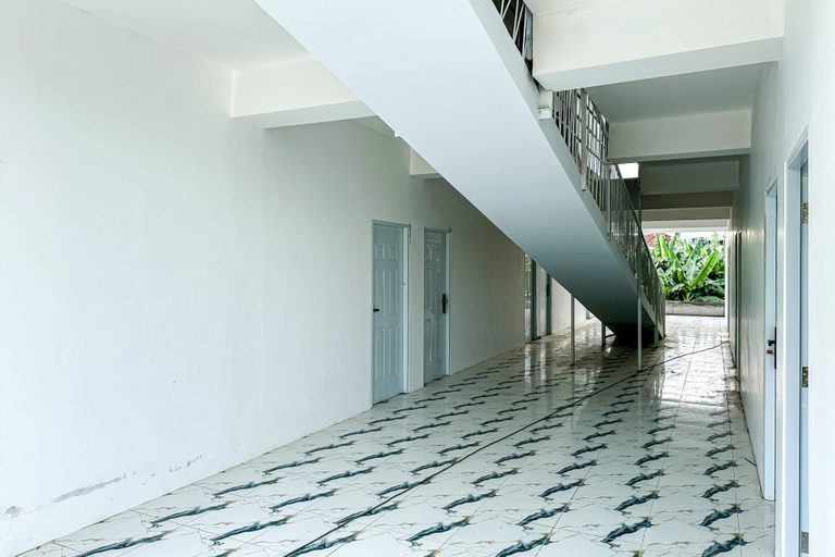 Others 4, Urbanview YO Living UNS Solo, Solo