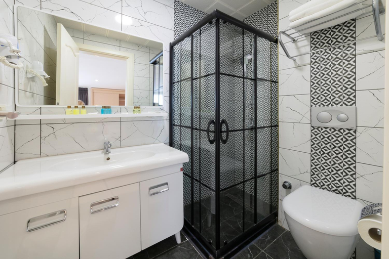 Bathroom 5, Edibe Sultan Hotel, Fatih