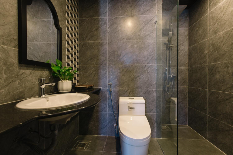 Bathroom 5, Orchid Hotel Hue, Huế