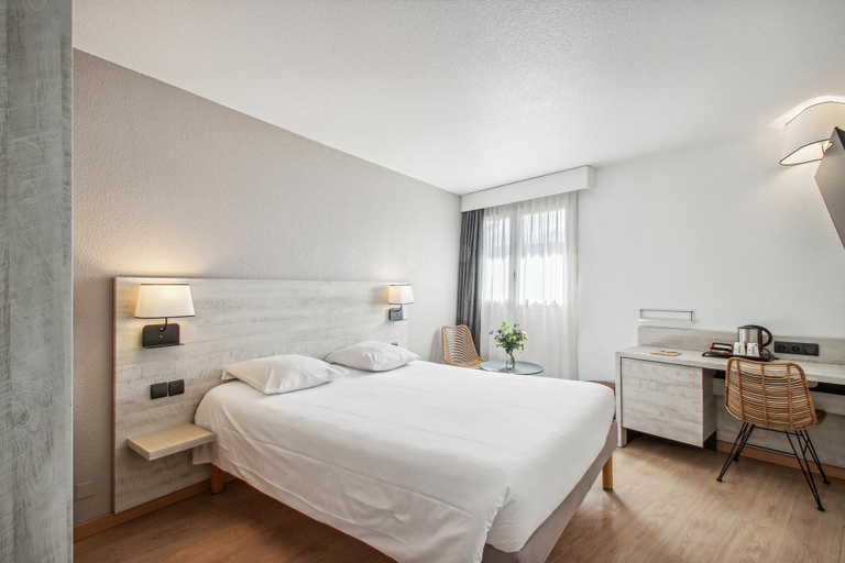 Bedroom 3, Hôtel AKENA Biarritz - Grande plage, Pyrénées-Atlantiques