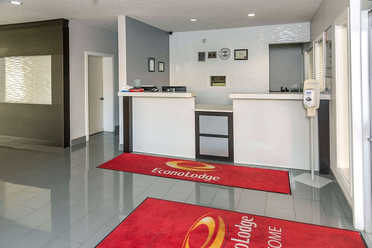 Public Area 2, Econo Lodge Inn & Suites Medicine Hat, Division No. 1