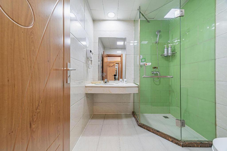 Bathroom 3, GreenTree Inn Haixi Geermu Southern suburbs Express Hotel, Haixi Mongol and Tibetan