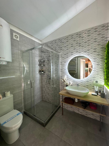 Others 2, Cottage RoKSa 2 з басеином, Skolivs'kyi