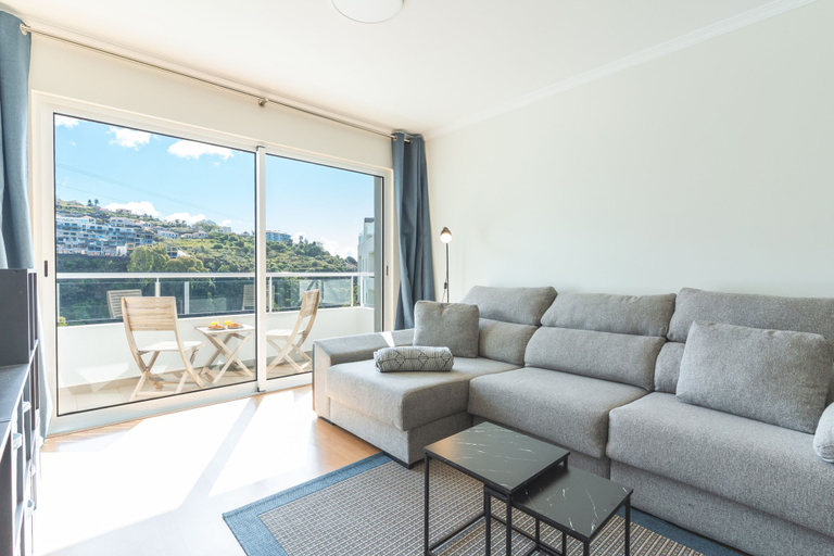 Room 2, Lara s Apartment by Atlantic Holiday, Santa Cruz
