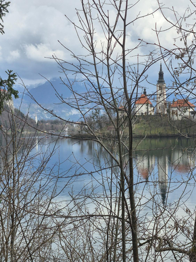 Others 4, Vila Julija, Bled