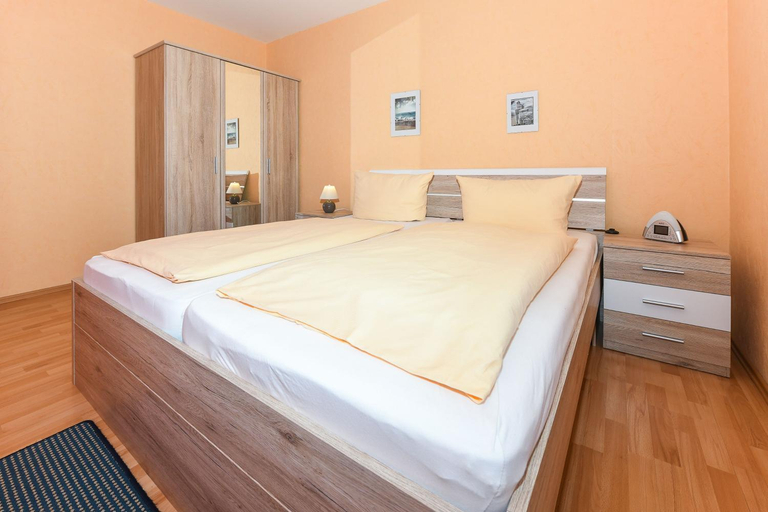 Bedroom 2, Ferienwohnungen Haus Meeresleuchten, Wittmund