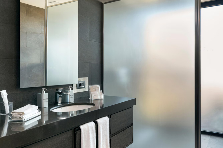 Bathroom, Le Méridien Bodrum Beach Resort, Milas