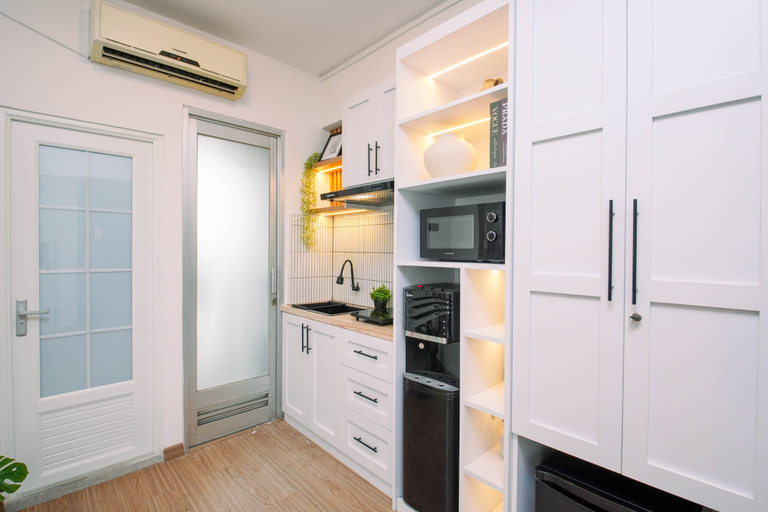 Others 5, Restful and Serene Studio Room at Apartment Green Bay Pluit By Travelio, Jakarta Utara