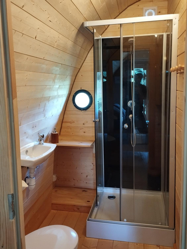 Bathroom 2, Chambre d'hotes et cabane du grand st-Marc proche Via Rhona, Vaucluse