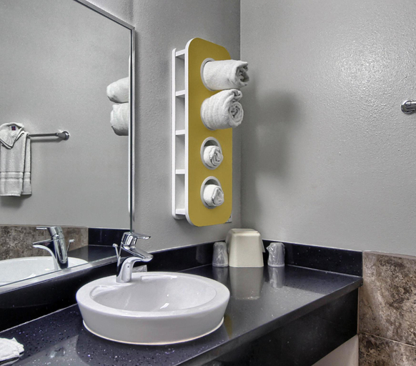 Bathroom 4, Motel 6 Weslaco, TX, Hidalgo