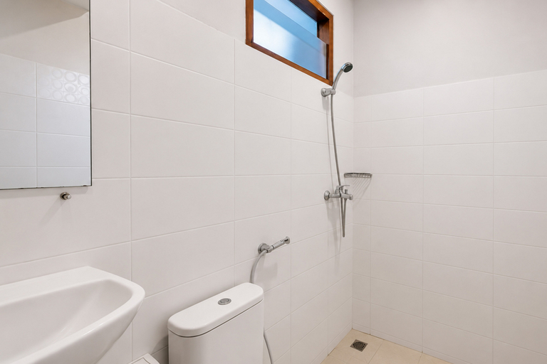 Bathroom 3, Urbanview Ocean Blue Inn Tanjung Benoa Bali, Badung