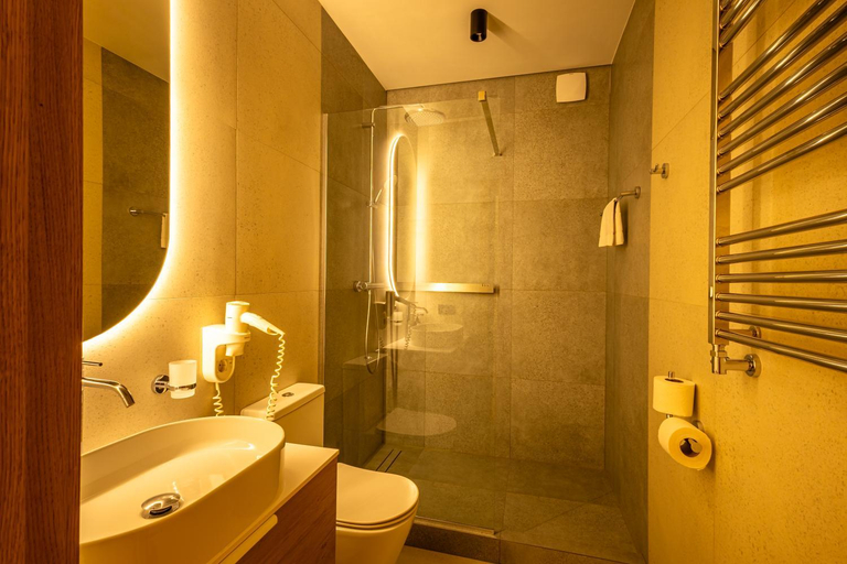 Bathroom 3, Bukville Hotel & SPA, Nadvirnians'kyi