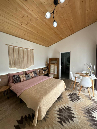 Others 4, Cottage RoKSa 2 з басеином, Skolivs'kyi