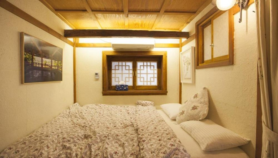 Bedroom 3, Jeonju Omokheon Hanok Stay, Jeonju