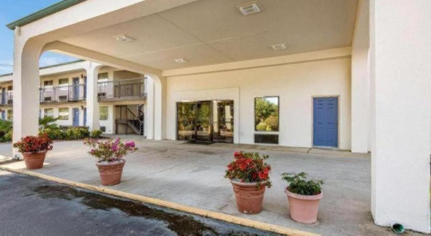 Others 4, Rodeway Inn & Suites, Bibb