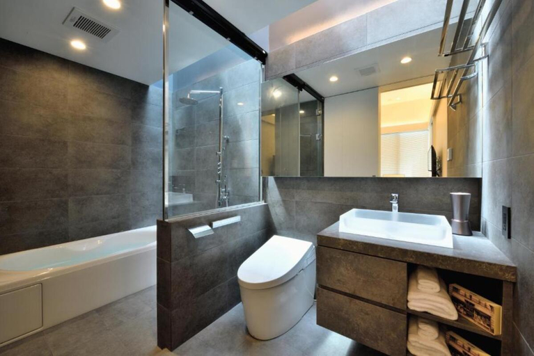 Bathroom 2, Villa Valiosa , Onna