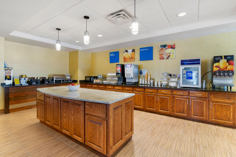 Food and beverages 4, Legend Hotel Minot, Ward