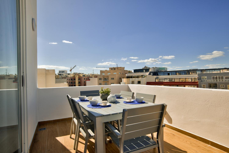 Others 4, Tower Road Apartments & Penthouse with Heated Jacuzzi
