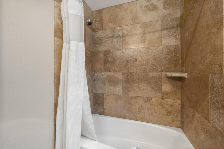 Bathroom 4, Best Western Inn At Face Rock, Coos