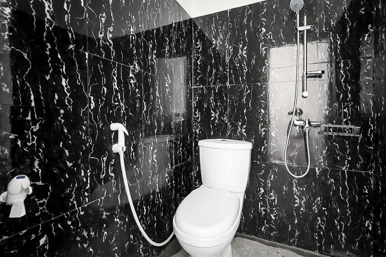 Bathroom 3, RedDoorz @ Savana Homestay Pangandaran, Pangandaran