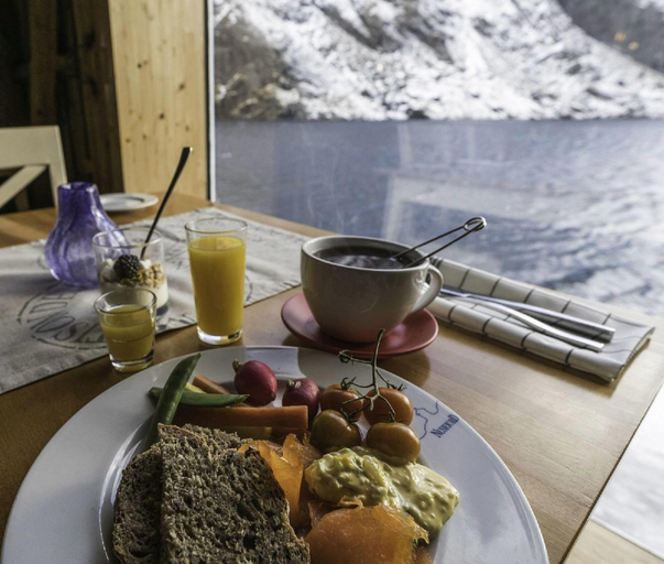 Food & Drinks 5, Lofoten Cottages by Nusfjord, Flakstad