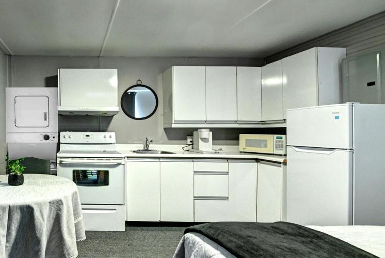 Others 5, Motel Express, Rivière-du-Loup